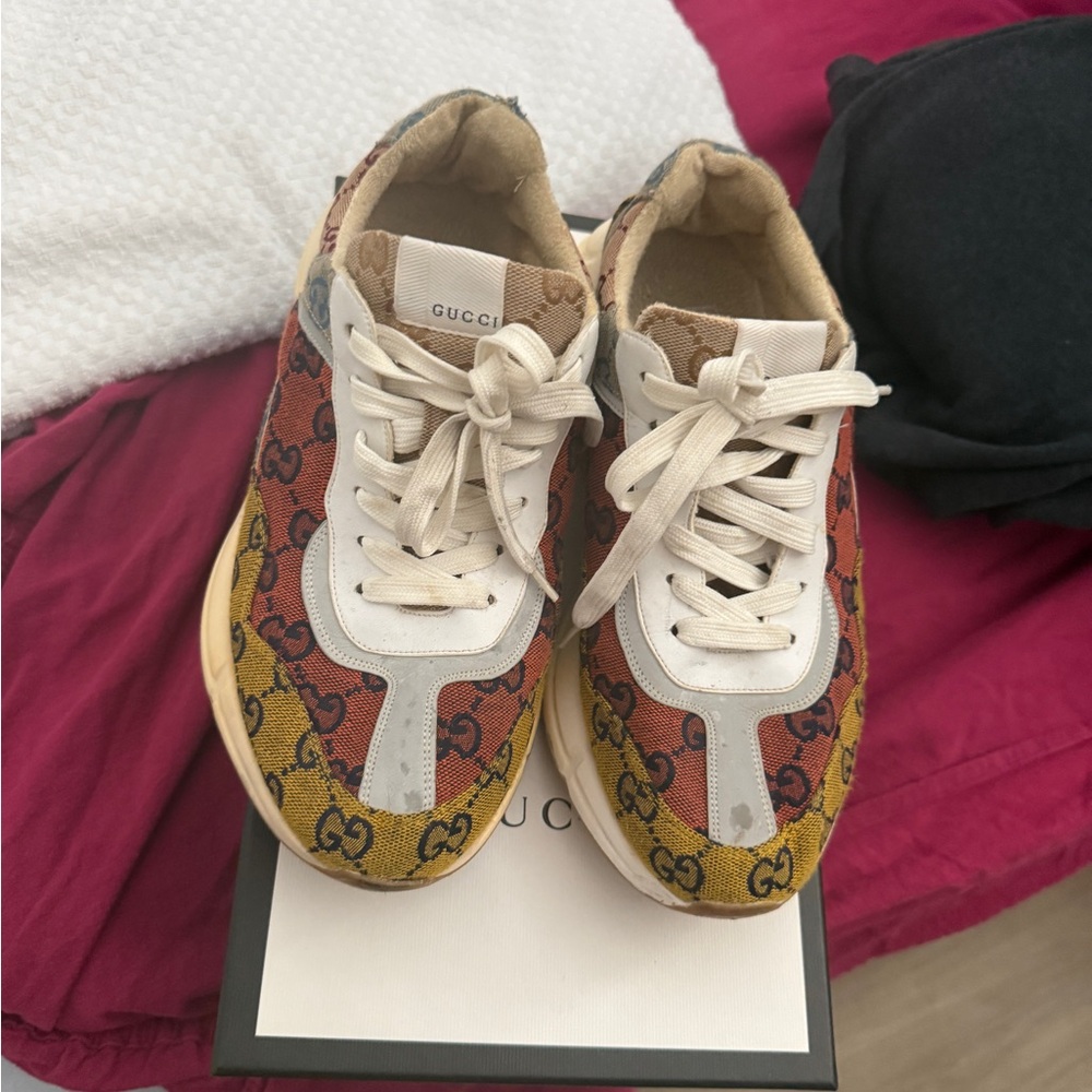 Mans Colorful Logo Sneakers